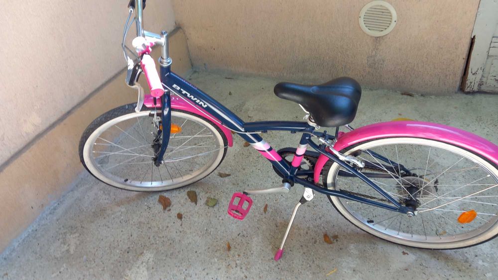 Bicicleta fete diametru roată 24 in stare foarte bună