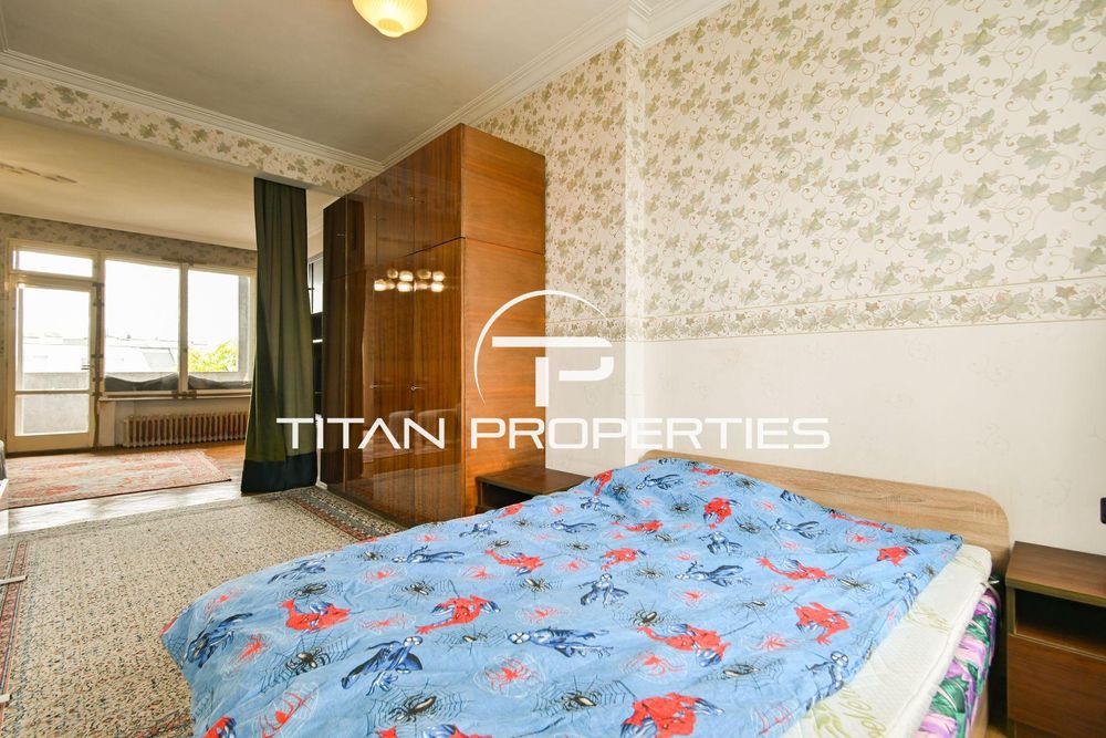 Продава се Четиристаен апартамент в София, Оборище - 150 кв.м за 3000 €/кв.м - Снимка #2