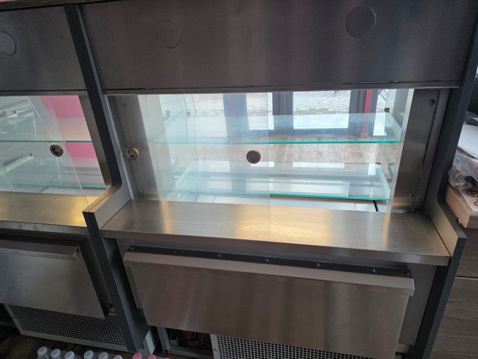 Хладилна витрина