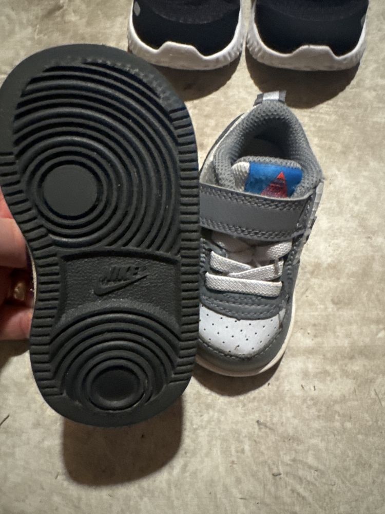 Adidași Nike mărimea 18-22