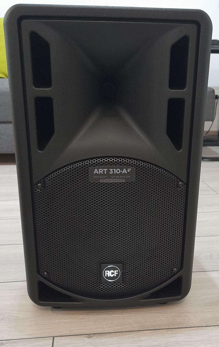 De vanzare boxaRcf 310 activa+ mixer activ Mackie Pro Fx12v3