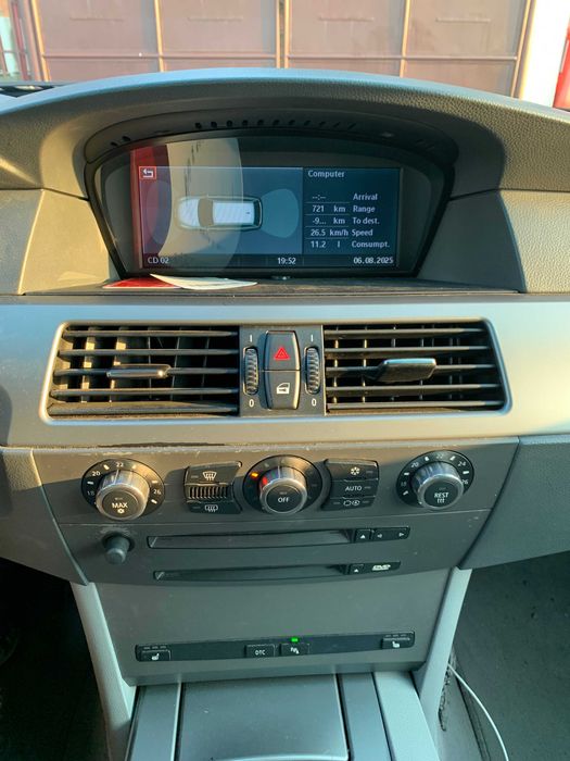 Anunt BMW E61 525d 177cp Seria 5 Dotat Mega FULL Distributie in fata