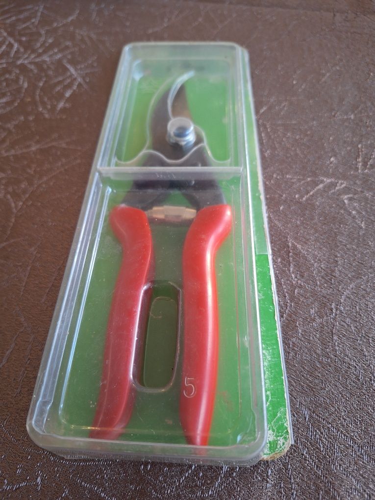 Продавам Felco 5 и Victorinox