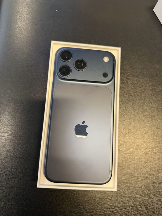 Apple iPhone 17 Pro Max 256 deep blue