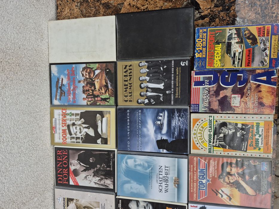 Vând 50 casete video  VHS 100 minute originale colectie filme drama