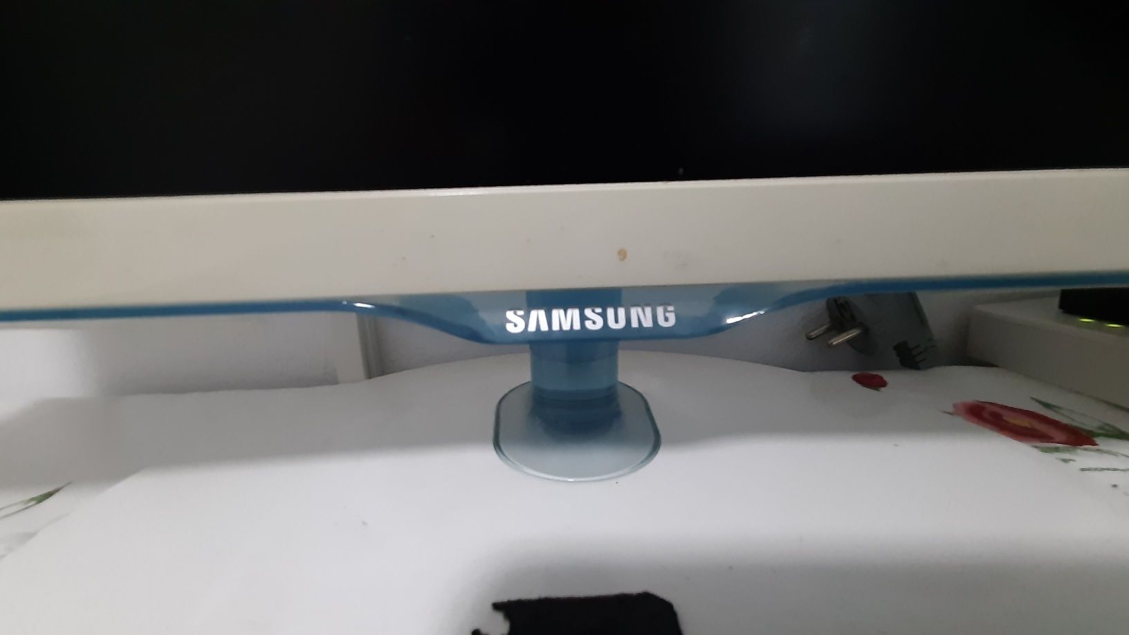 Leptop ASUS +monitor Samsung