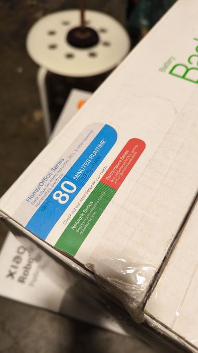 UPS stabilizator curent Schneider APC BX950MI-GR 950VA/520W - NOU