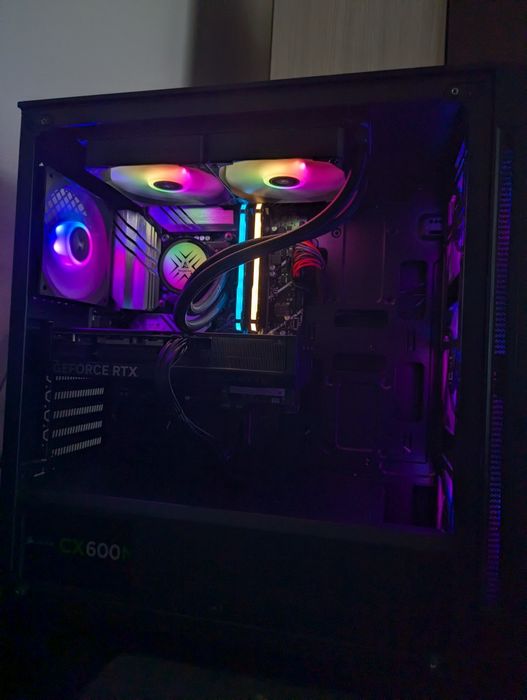 PC gaming RTX 4070 RAM 32 GB i5-13600k