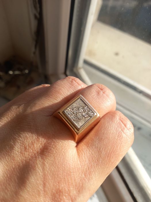 Мужской золотой перстень