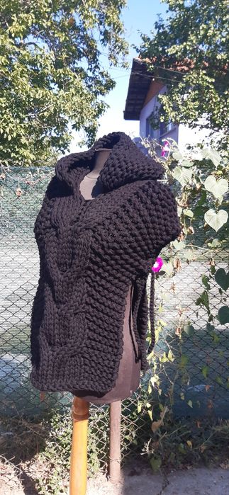 Ръчно изплетено детско пончо