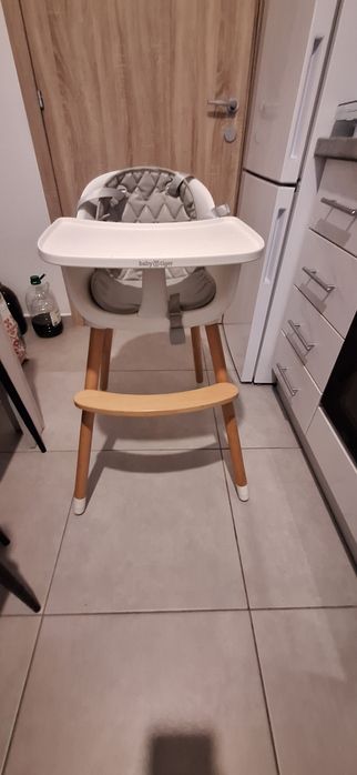 Vând scaun masa bebe