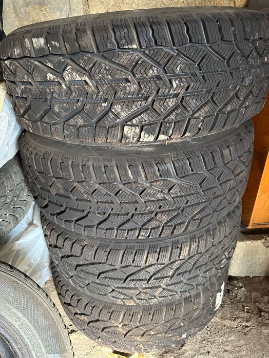 4 roti pe 17" 225/55 cu jante originale BMW