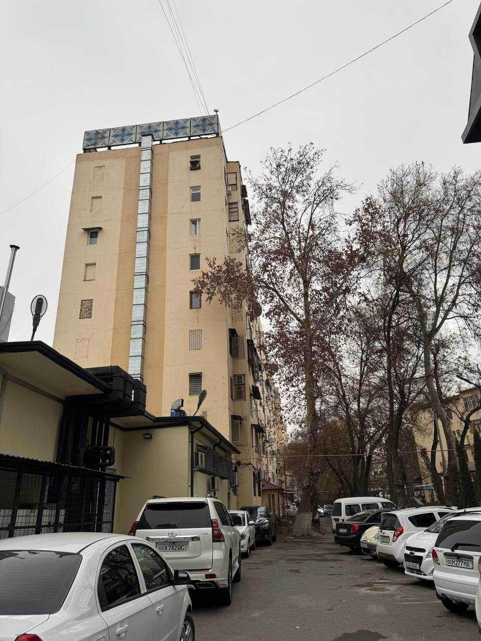 метро Гафура Гуляма продается 2х ком отдельный вход