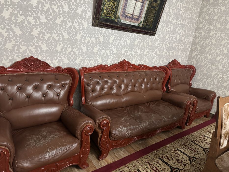 Продается диван и 2 кресла
