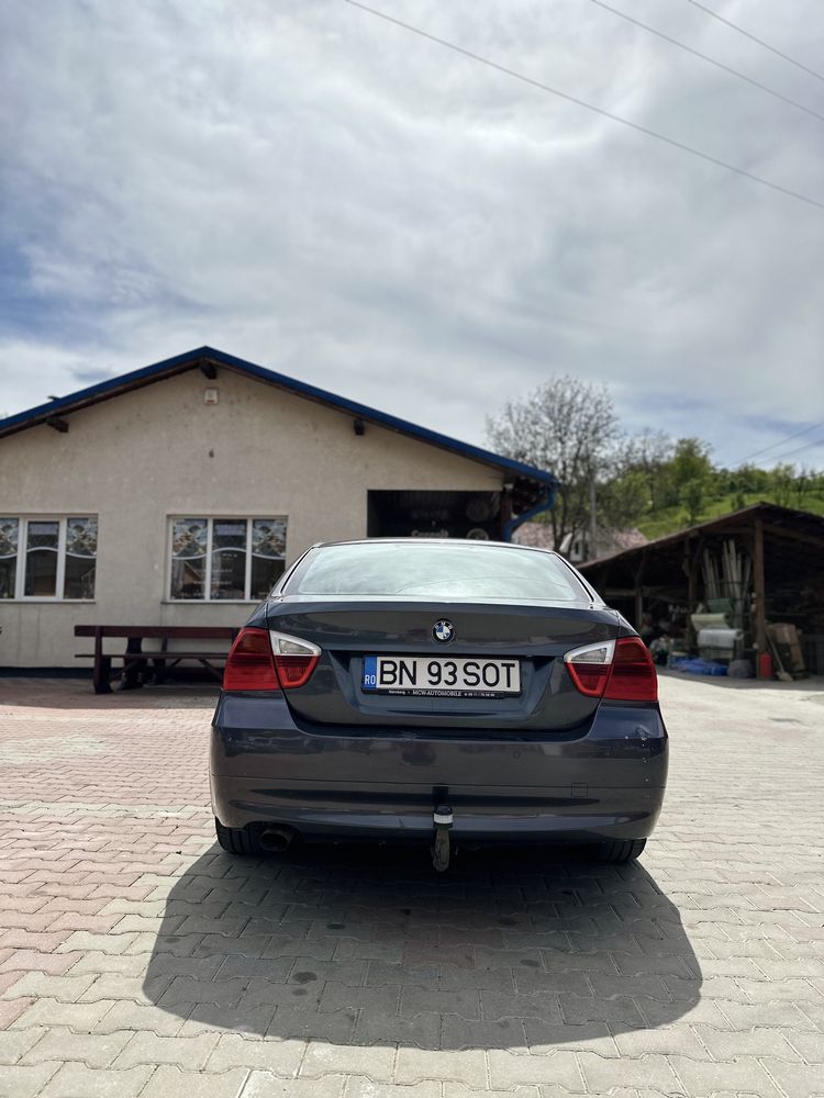 BMW seria 3 318d, masina foarte bine intretinuta, km reali.