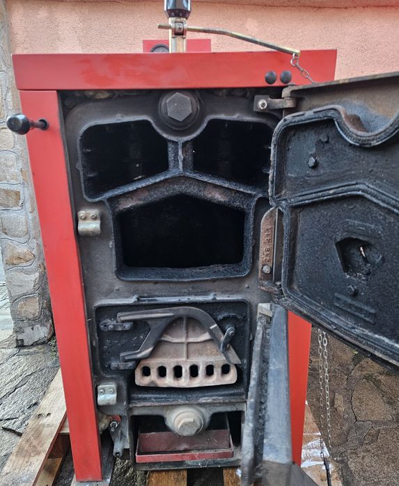 Чугунен котел на твърдо гориво VIADRUS U22