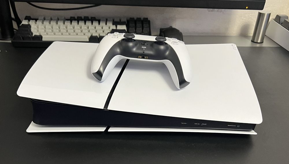 Playstation 5 - garantie iulie 2027