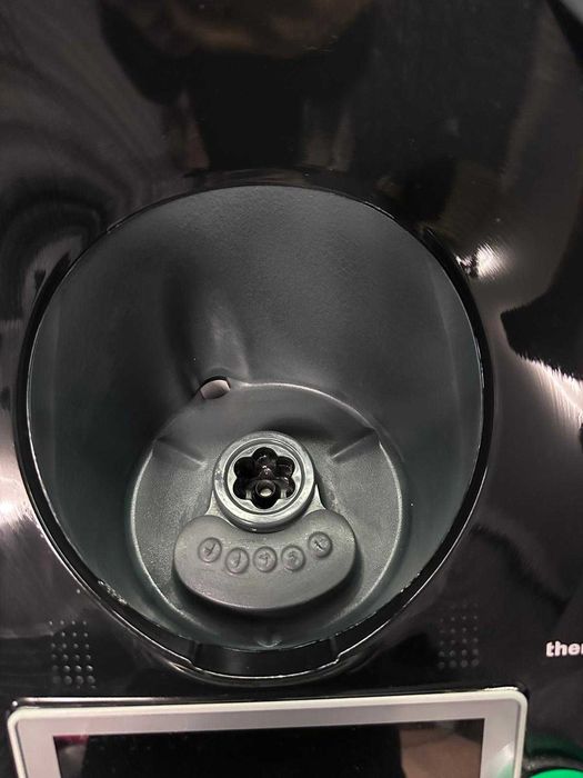 Thermomix TM6 Black Edition- inclus 2 boluri si 3 retetare