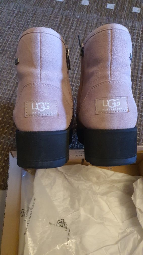 UGG ridge mini watherproof