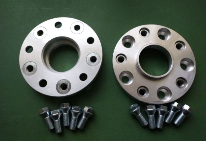 Flanse Distanție Audi 30 mm cu prindere dubla și prezoanele incluse