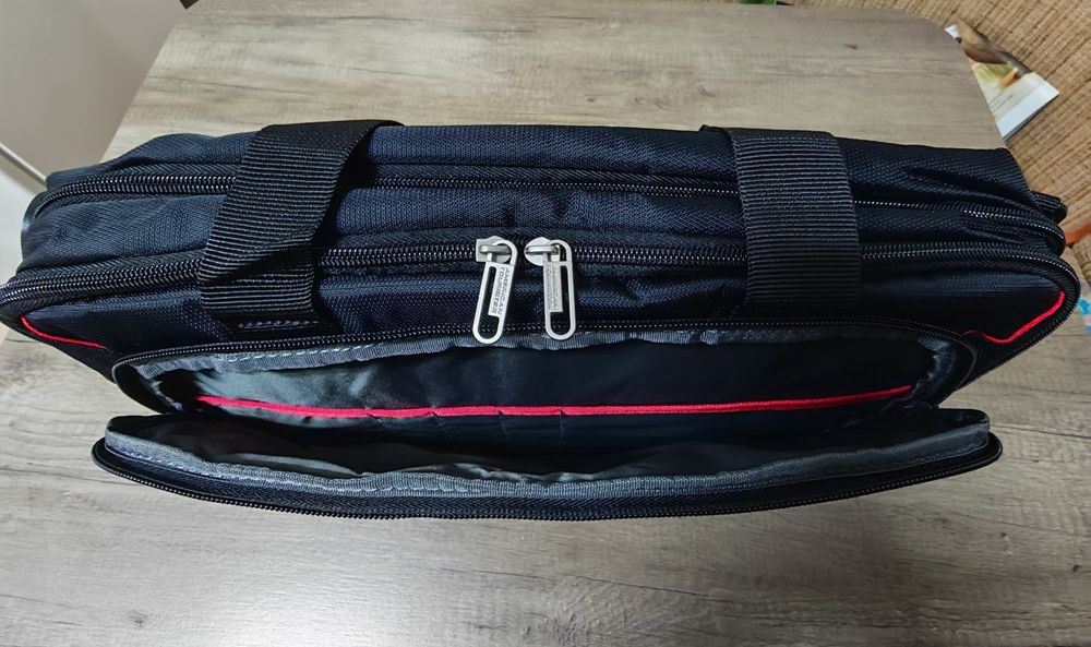 Geantă laptop 15,6" American Tourister