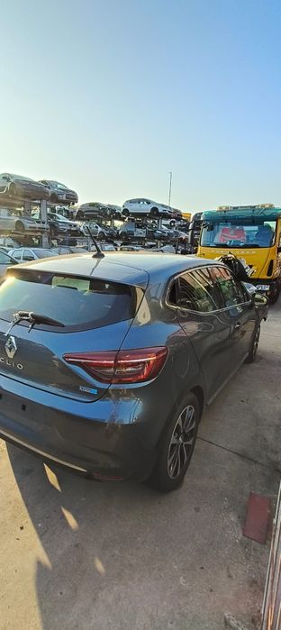 Vând piese Renault Clio 5 1.6 benzină hibrid an 2021