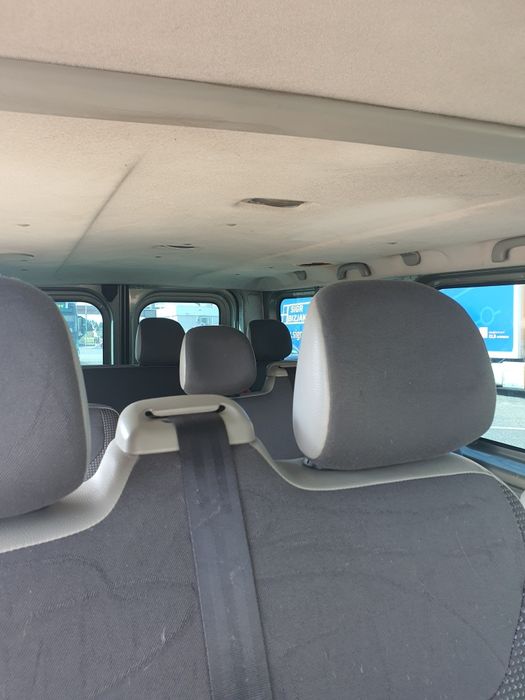 Opel Vivaro 2.0l 8+1 locuri