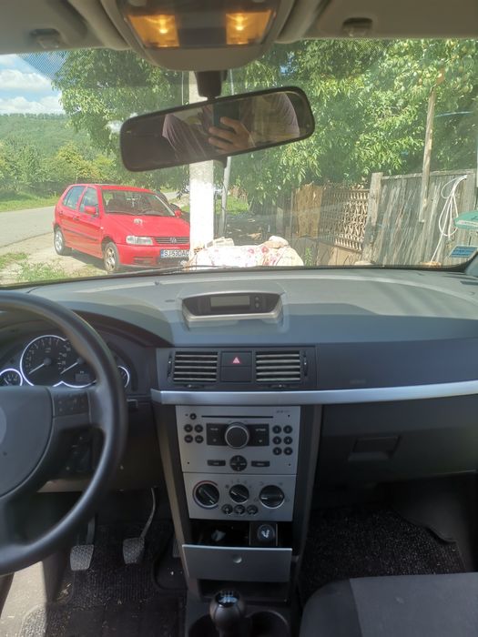 Vand urgent opel meriva 1. 6 benzină adusa recent