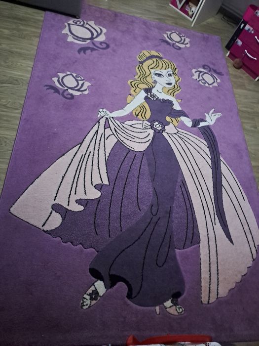 Vand covor printesa pentru fetite