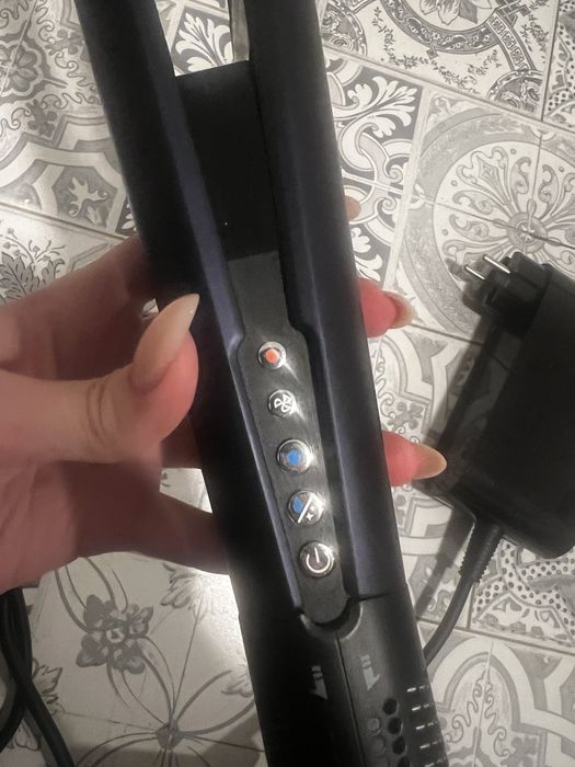 Преса за коса dyson airstrait