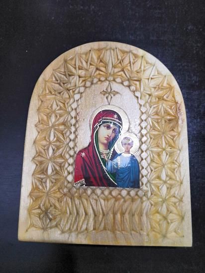 Icoane sculptate manual pe lemn de tei sau mesteacan