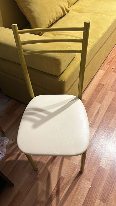 Стулья с металлическими ножками