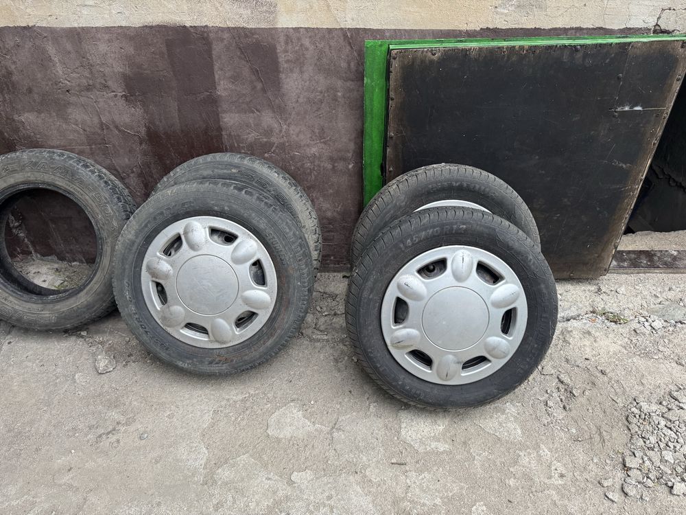 Продам шины с дисками R12