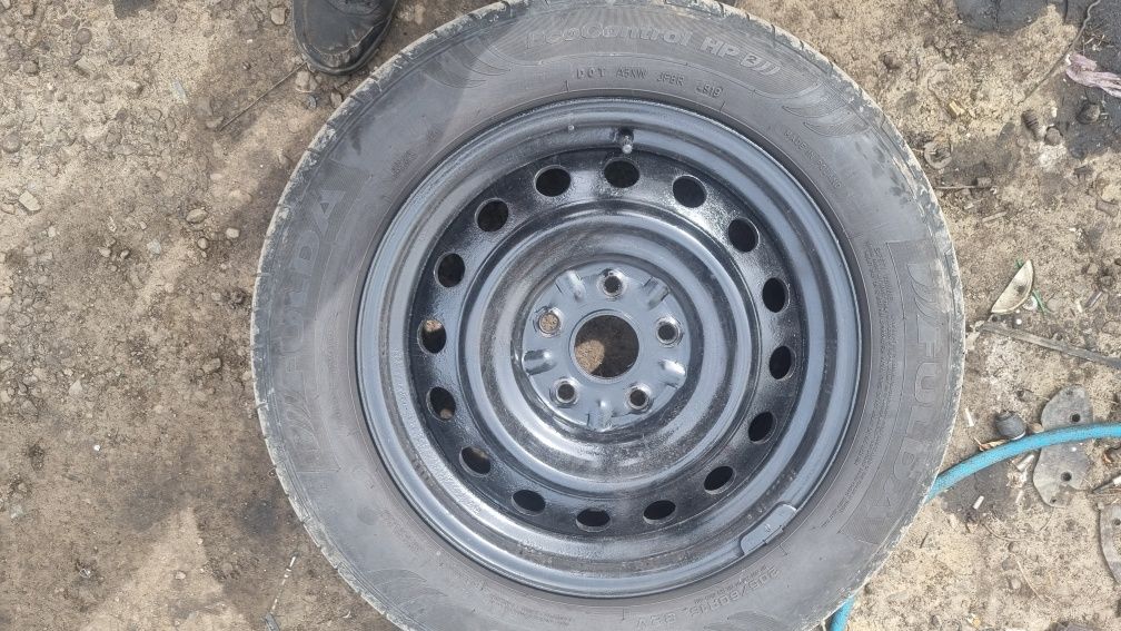Vind set de jante originale R16 toyota  , cu anvelope  de v