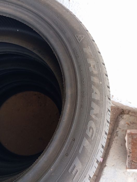 Шина для машины 225/55/R19