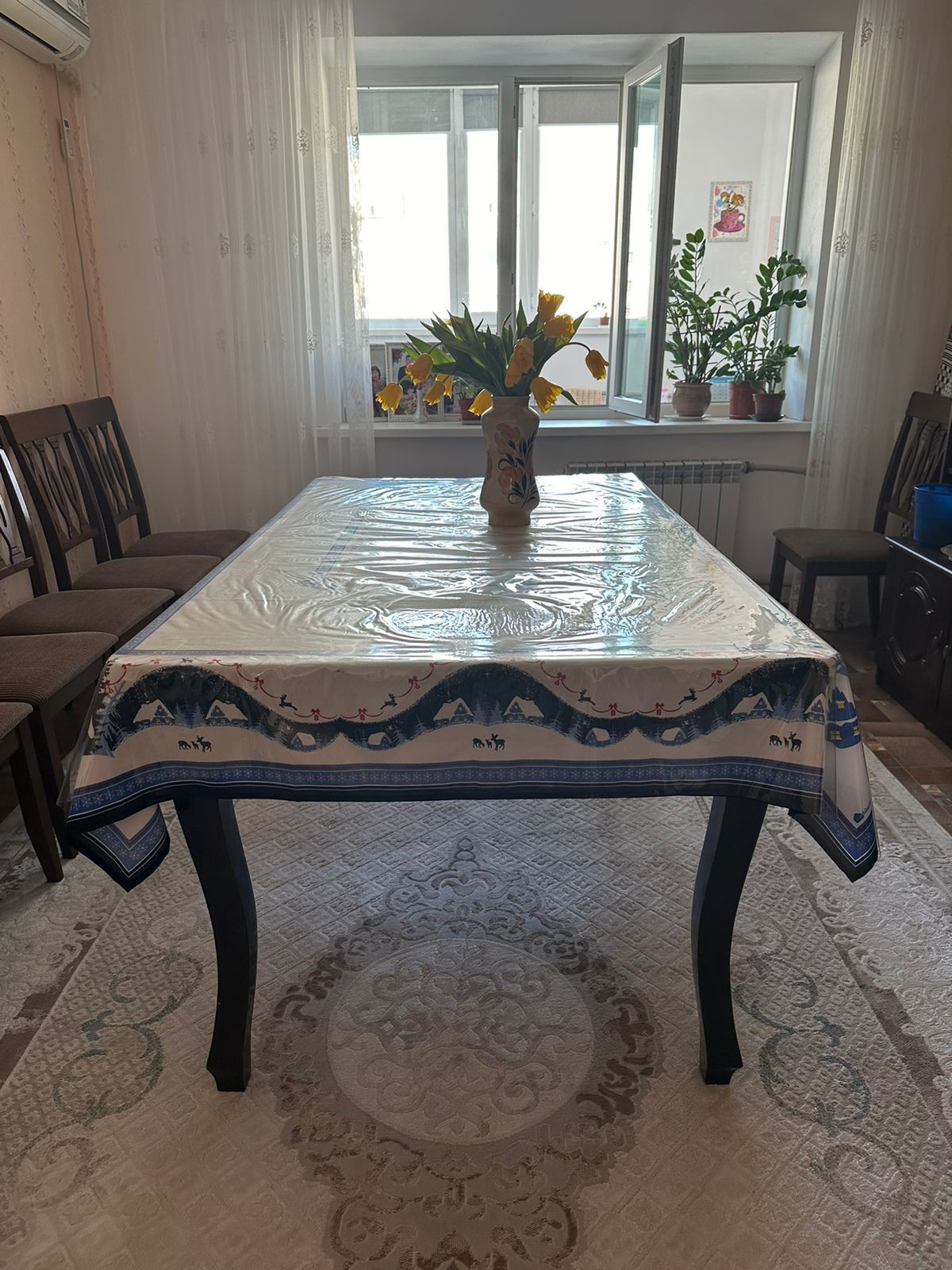 Продаётся гостиный стол