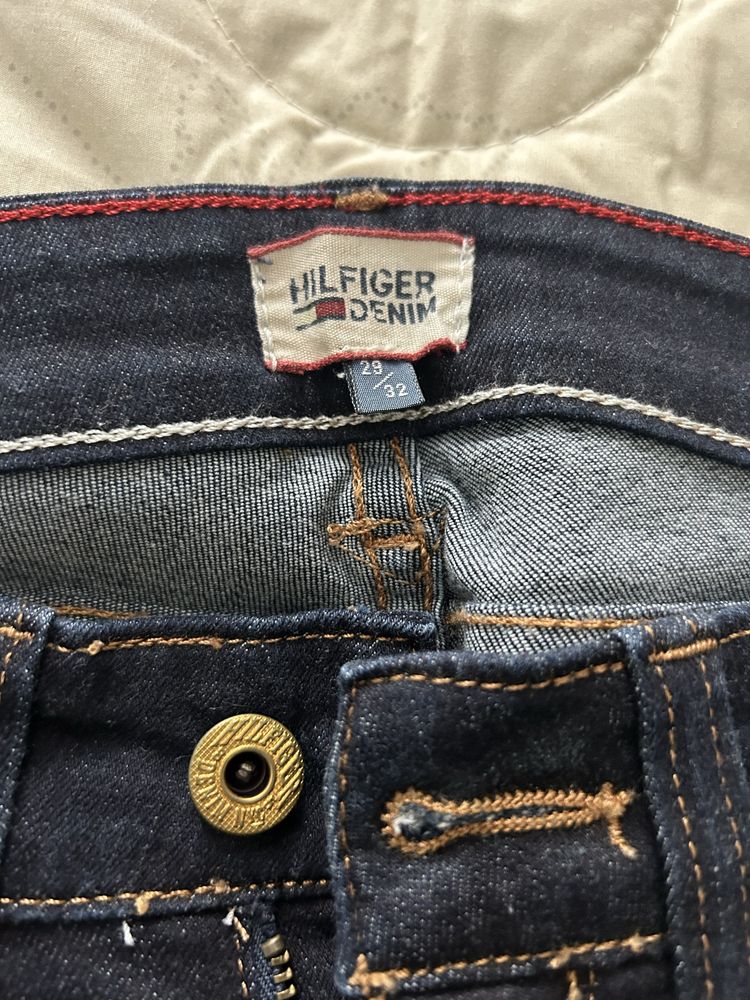 Blugi Tommy Hilfiger