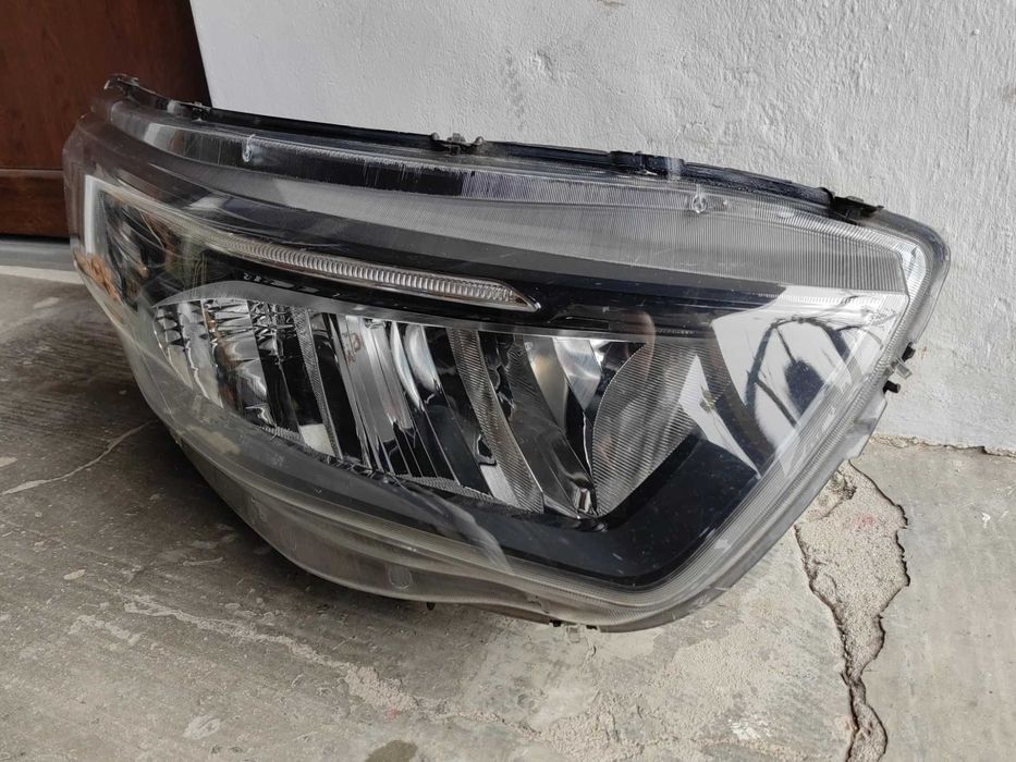 Фар Iveco Daily LED десен / Фар Ивеко Оригинален