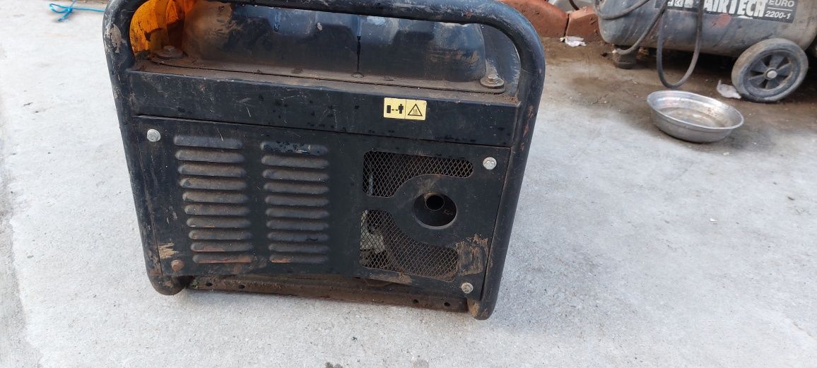 Generator curent stanley sg 2400 basic 2.3 kw