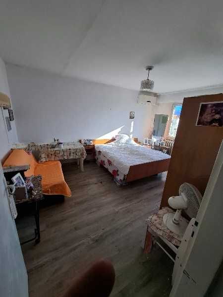 Продава се Тристаен апартамент в Бургас, Изгрев - 63 кв.м за 1826 €/кв.м - Снимка #1