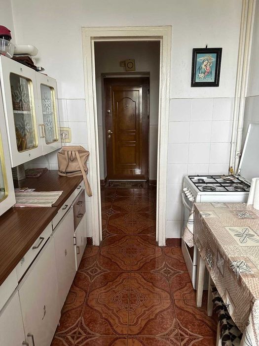 Vand apartament 3 camere decomandat Onesti