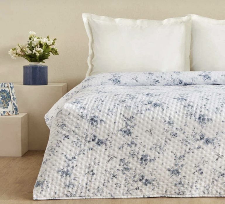 Cuvertura de pat cu doua fete