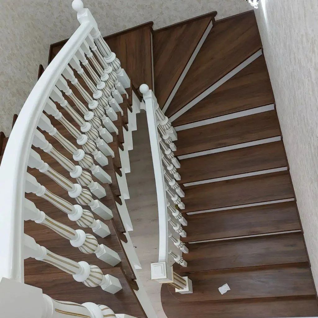Зина лестницы, обшивка деревянные лестницы