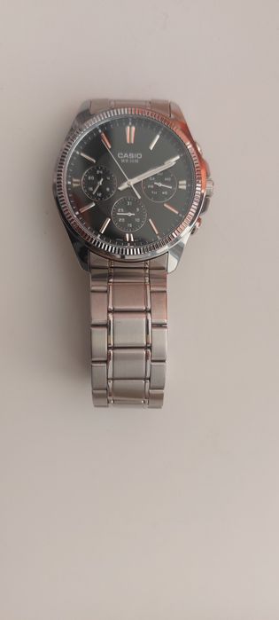 Часы новые, носил пару раз, покупал за 61 000 тенге