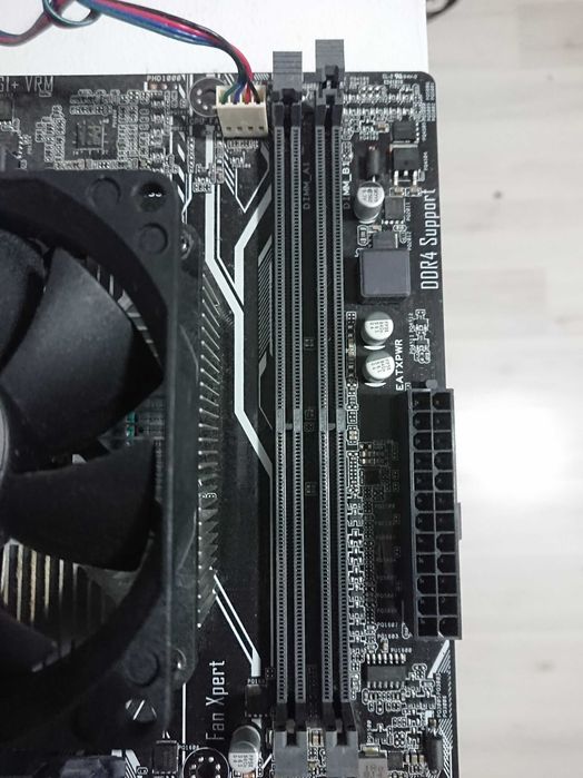 Комплект дъно + процесор: Asus A320M-K + AMD Ryzen 3 2200G с охлаждане