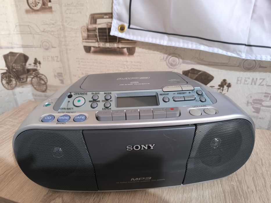 Радиокасетофон + СД - Sony CFD-SO3CPL