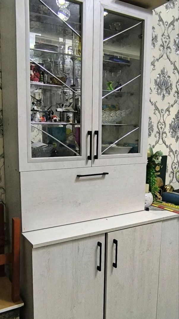 Продается. 3 отдельные секции стенка сервант