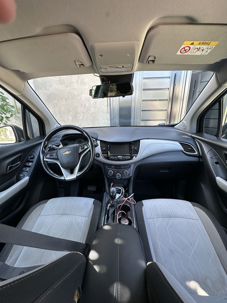 Tracker 1 2019 qora KELISHAMIZ