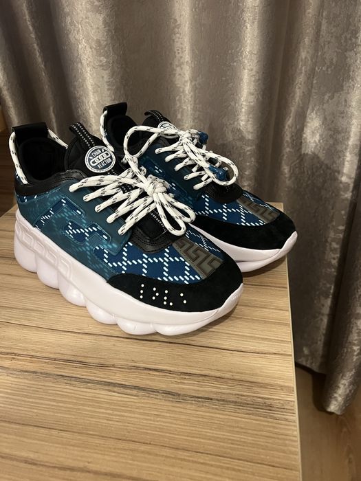 Versace chain reaction