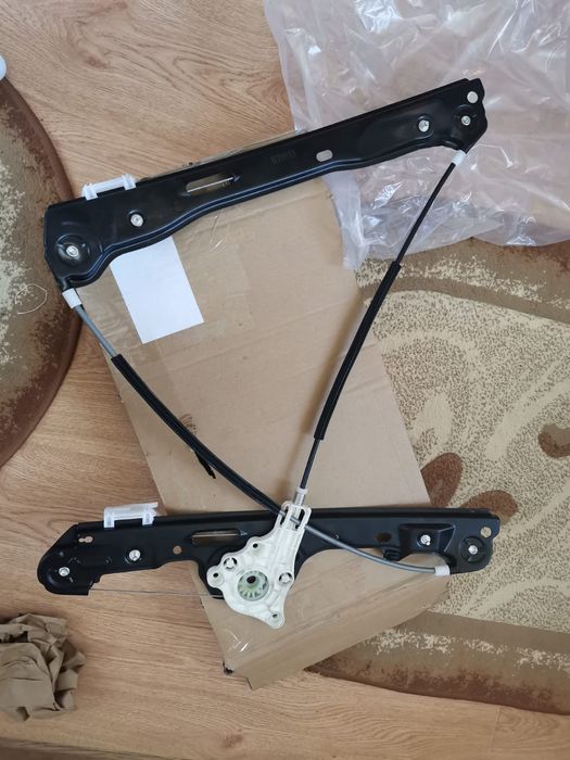 Macara stânga fata BMW e87 sedan